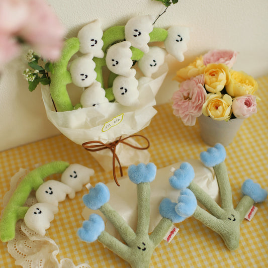 Daily White | Lily of the Valley Plush Charm