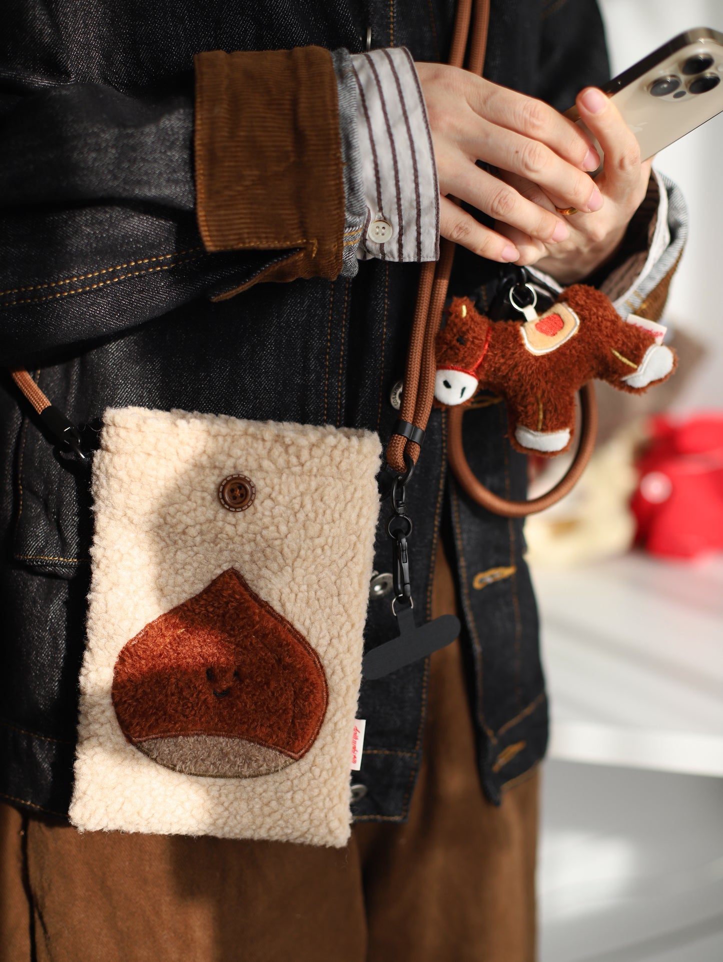 Daily White | Chestnut Cross Body Bag