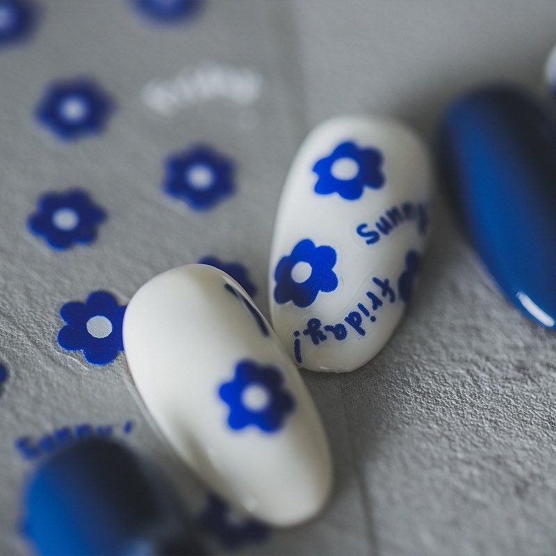 Hello Claws | Elegant Blue Flower Nail Deco Sticker