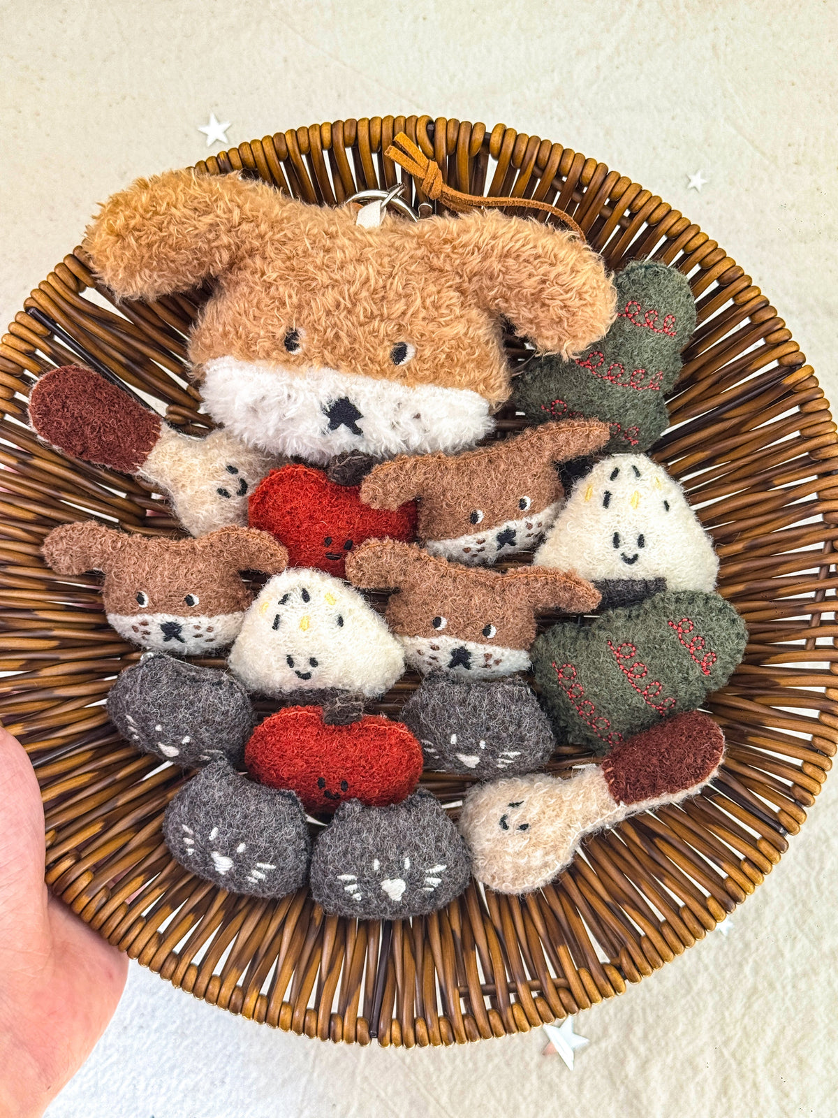 Daily White | Puppy Woollen Brooch 