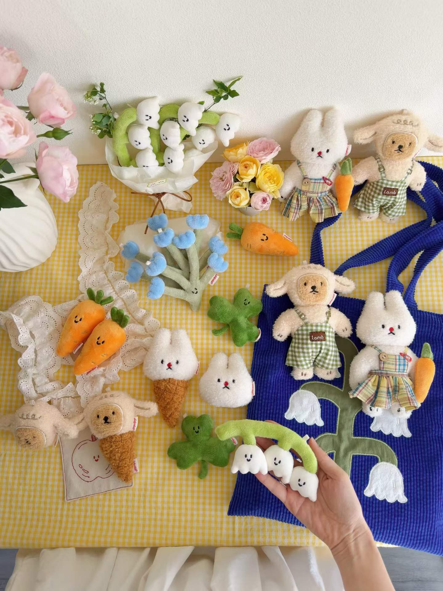 Daily White | Carrot Plush Charm