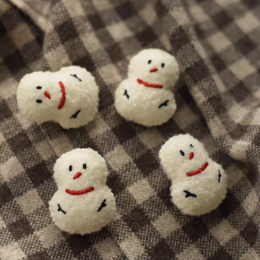 Daily White | Snowman Woollen Brooch