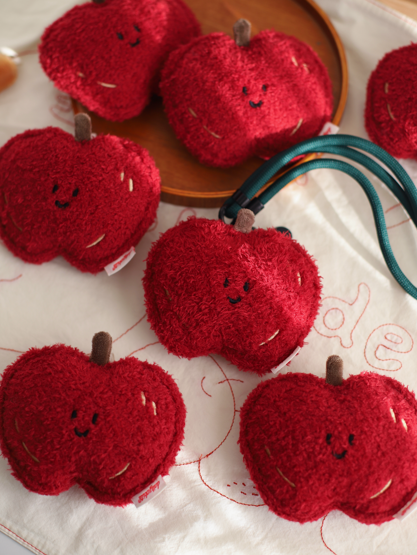 Daily White | Apple Mini Bag