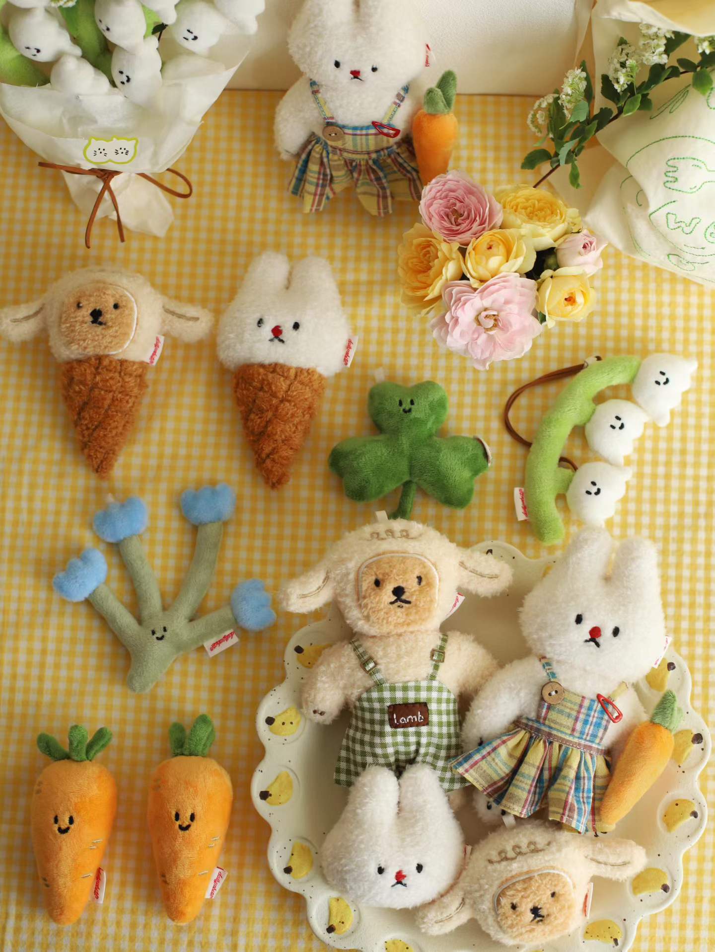 Daily White | Carrot Plush Charm