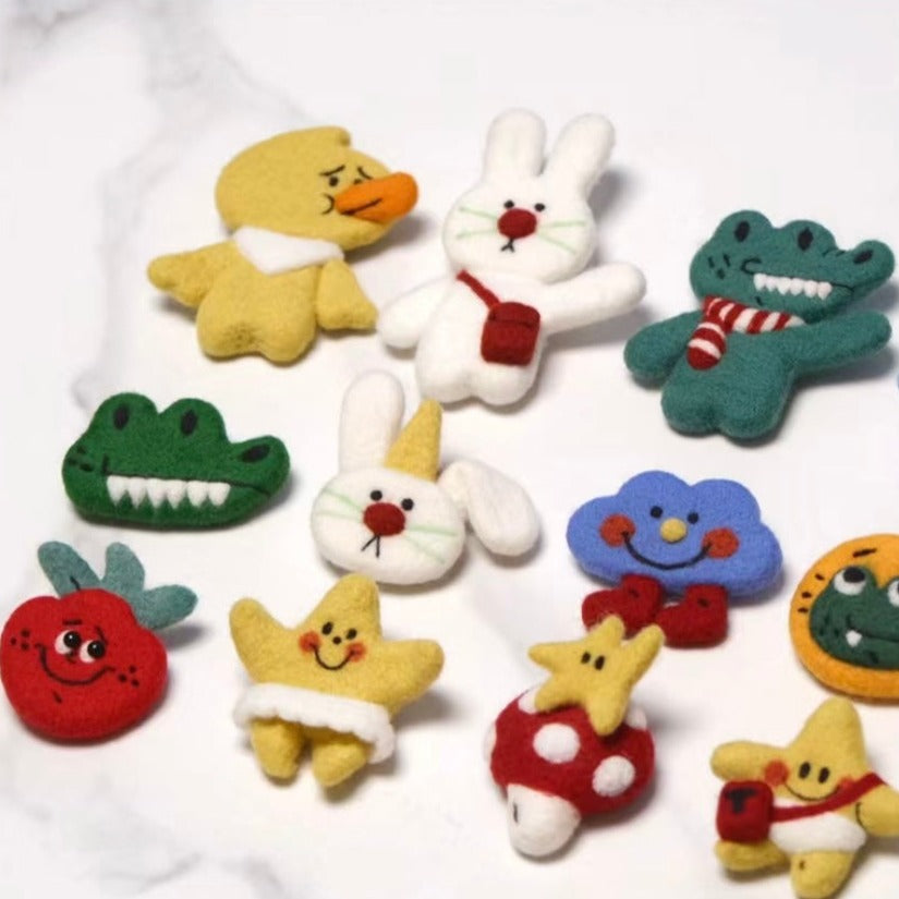 NINIGOGO | UO Star Dancing Needle Felted Brooch