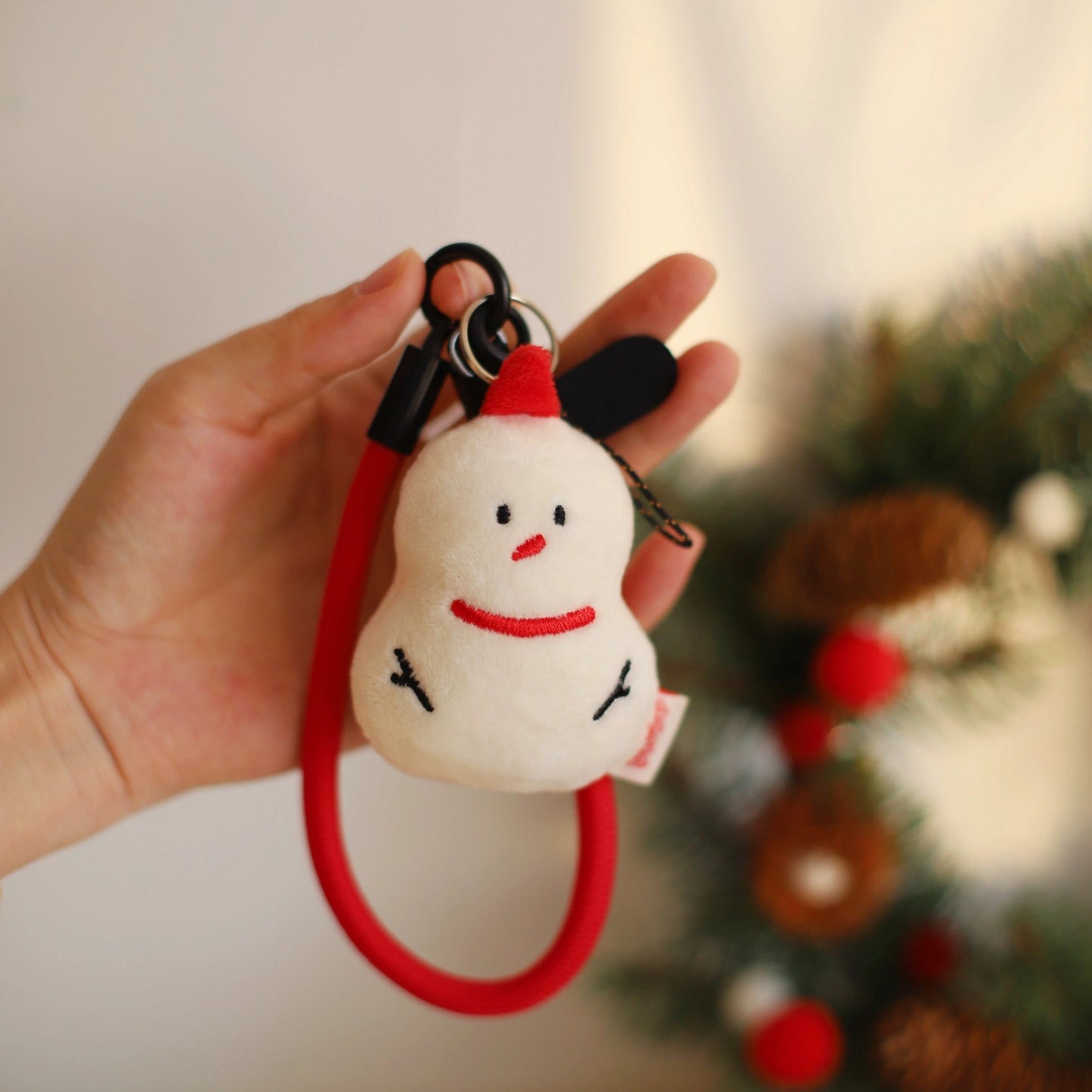 Daily White | Mini Snowman Plush Charm