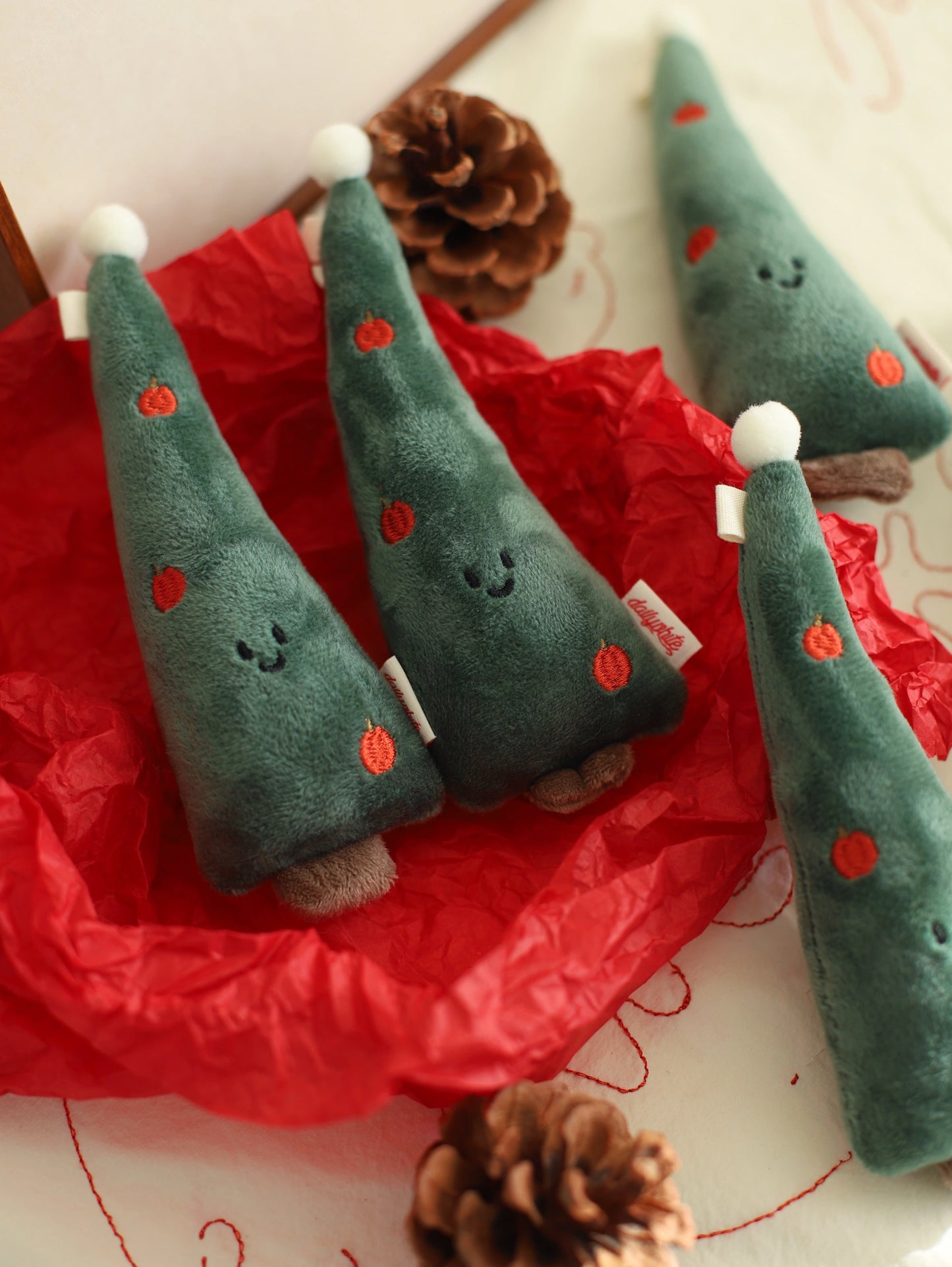 Daily White | Spiky Christmas Tree Plush Charm