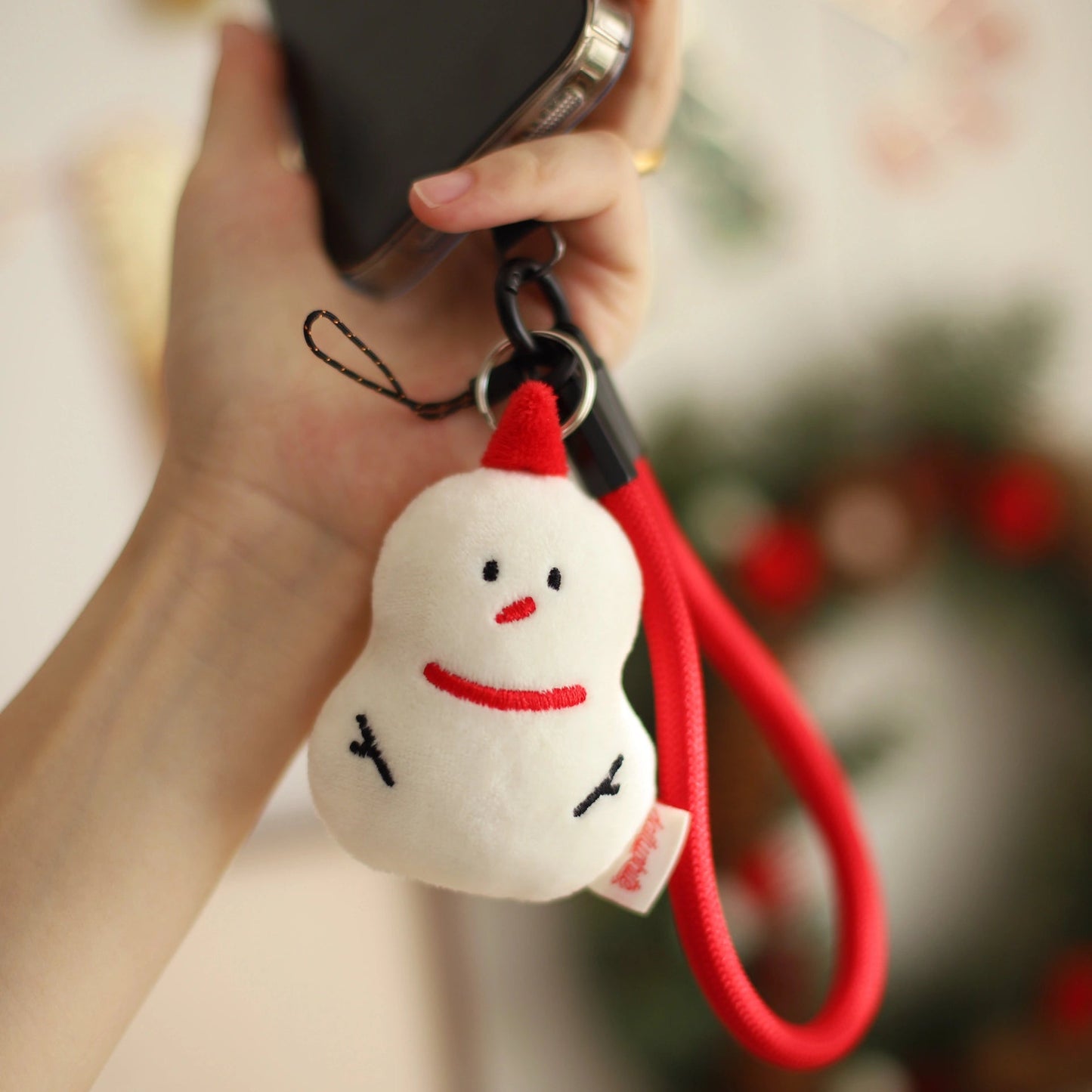 Daily White | Mini Snowman Plush Charm