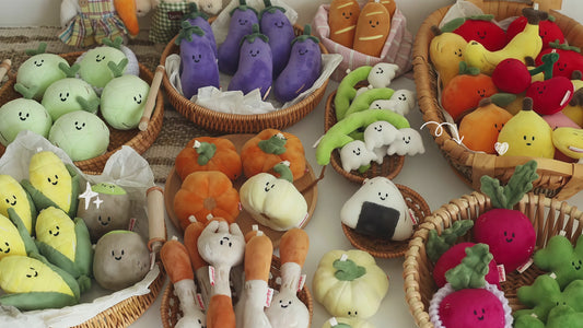 Daily White | Kiwi Fruit Plush Charm
